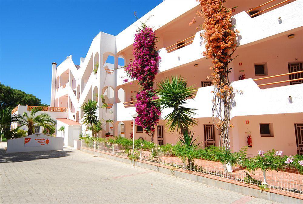 Apartamentos Turisticos Gida By Umbral Quarteira Exterior photo